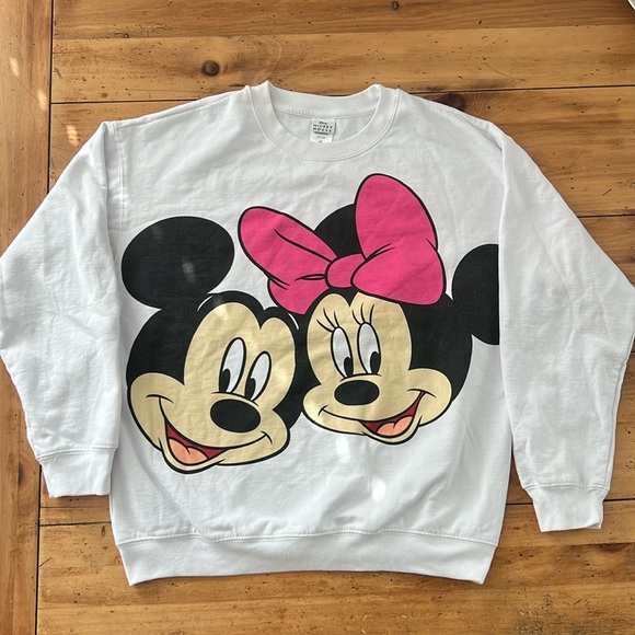 Disney Jumbo Mickey & Minnie crew neck size M - Picture 2 of 11